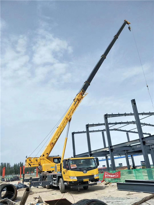 榆阳区超高层建筑钢结构吊装案例